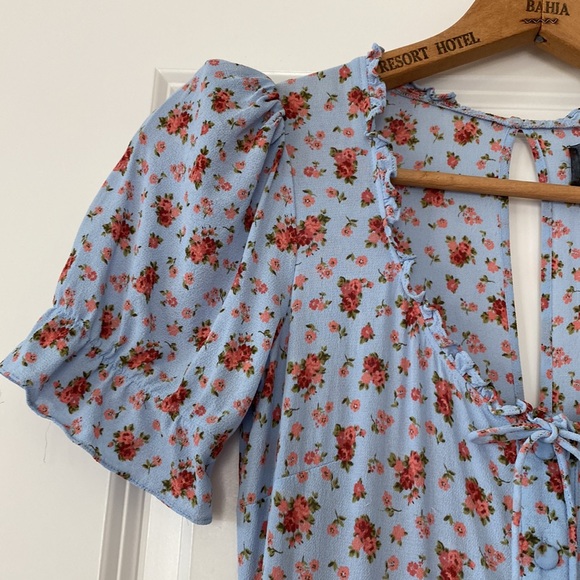 Reformation Page Mini Dress in Petunia Blue w Roses, Puff Sleeves, Split Back - Picture 3 of 14
